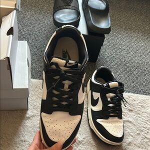 Nike Men's Black and White Sneakers